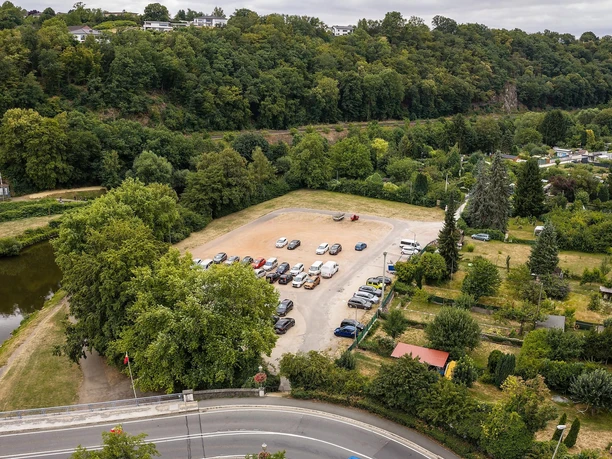 Der Parkplatz „Bolzplatz“ aus der Vogelperspektive Der Parkplatz „Bolzplatz“ aus der Vogelperspektive