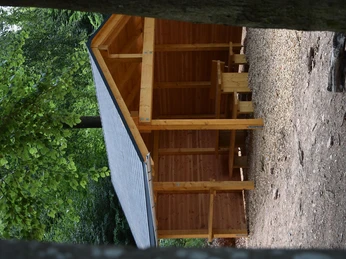 Schutzhütte Sitzmöglichkeit