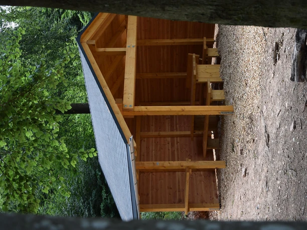 Schutzhütte Sitzmöglichkeit