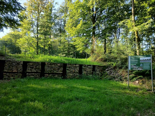 Mauerrekonstruktion keltischer Ringwall