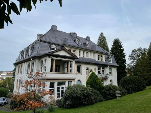 Haus Friedwart - Außenansicht mit Teilgarten