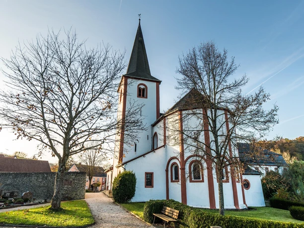 Eifelsteig-2019-158-Kloster Niederehe Eifelsteig-2019-158-Kloster Niederehe