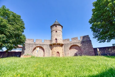 Alte Stadtmauer mit Hexenturm Kirchhain