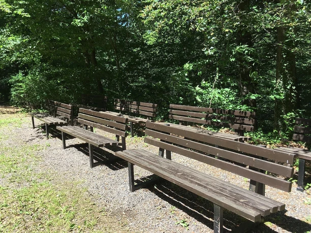 Bänke Mariengrotte