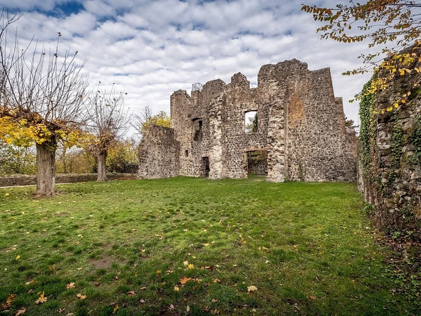 Oberburg mit Burgruine Staufenberg