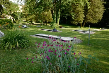 Burrggarten Rabena mit Minigolfanlage