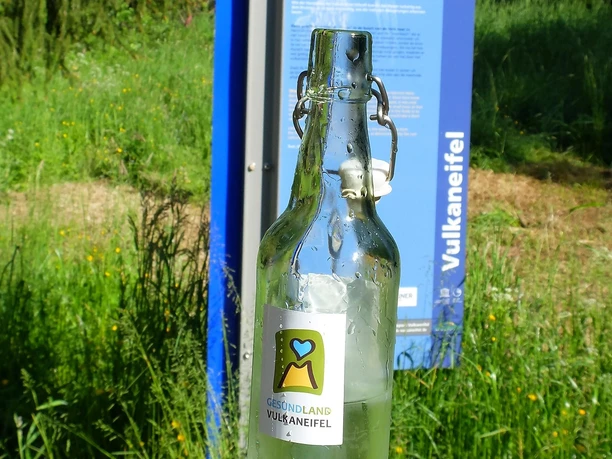 Josendrees mit GesundLandflasche
