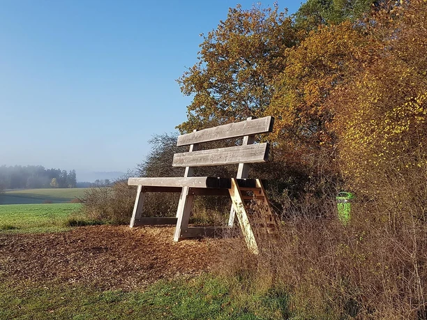 Die Baumelbank im Herbst Die Baumelbank im Herbst