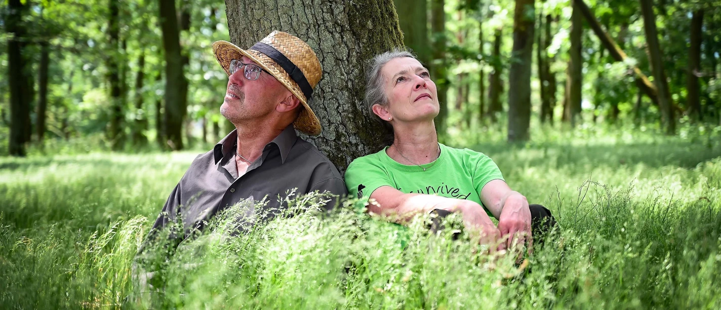 Paar im Wald