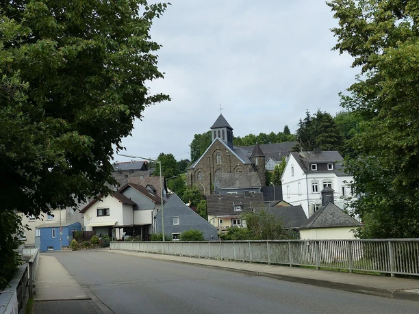 Blick zur Kath. Kirche "St. Josef" Brachbach