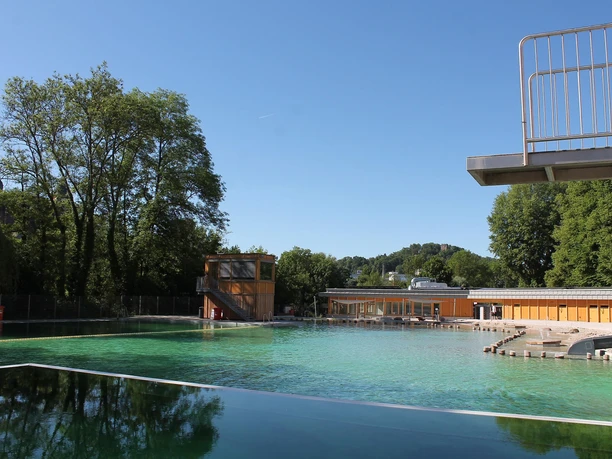 Blick auf den Schwimmbereich