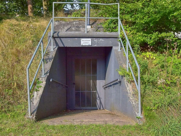 Eingang Bunker der Geschichte Burgwald