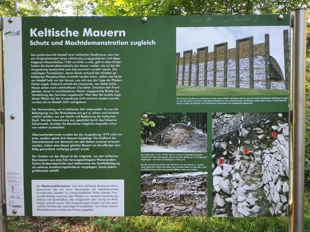 Infotafel Keltenmauer