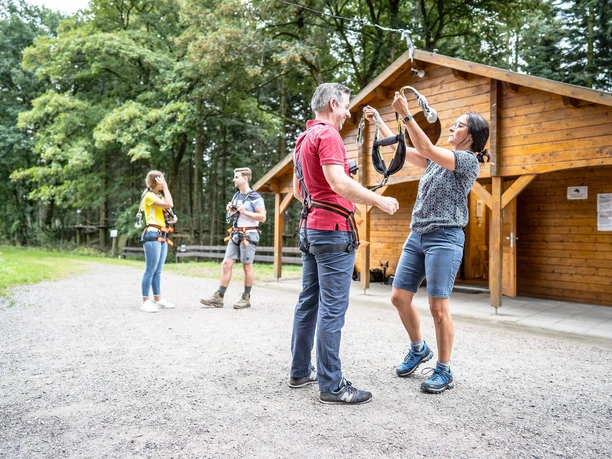 Kletterausrüstung an & Los geht's Kletterausrüstung an & Los geht's
