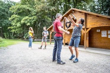 Kletterausrüstung an & Los geht's