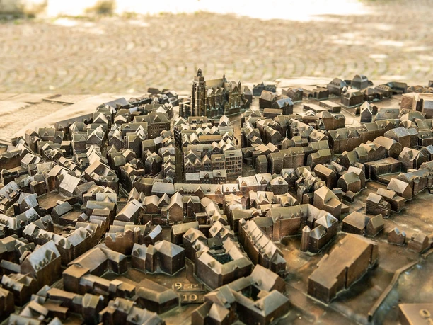 Ein Blick auf das Stadtmodell am Dom