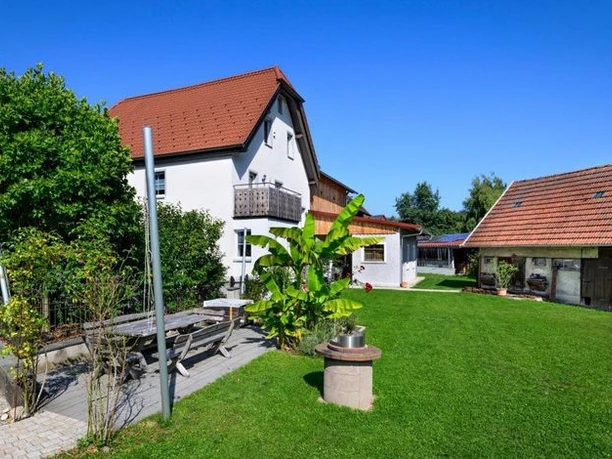 Garten mit Sitzplatz - Sommer Garten mit Sitzplatz - Sommer
