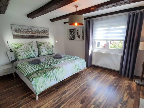 Schlafzimmer 1