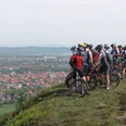 Mountainbike-Gruppe mit Blick auf Goslar