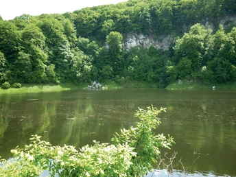 Rundwanderweg "Bauerngraben" - episodischer See im Karstwandergebiet