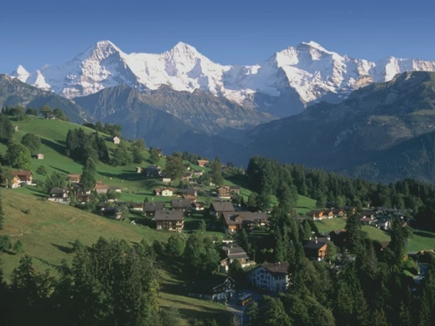 Beatenberg mit Sicht auf Eiger, Mönch, Jungfrau