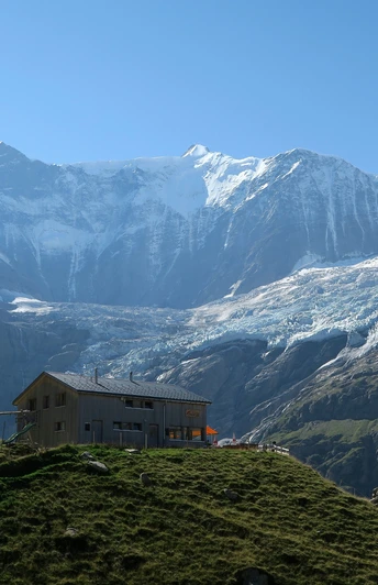 Berghaus Bäregg with Fiescherwand.