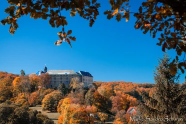 Ausblick auf das Große Schloss von der Teufelsmauer
