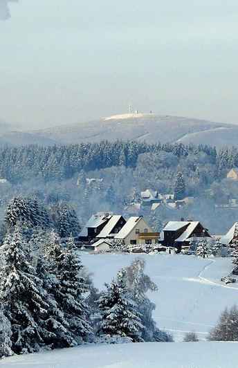 Panoramablick über Benneckenstein zum Brocken