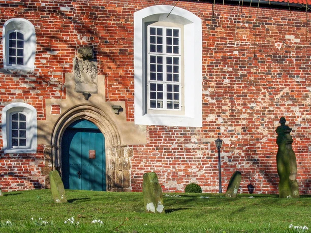 St-Laurentius-Kirche, Dedesdorf