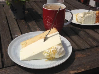 Hausgemachter Kuchen im LandfrauenMarkt Café