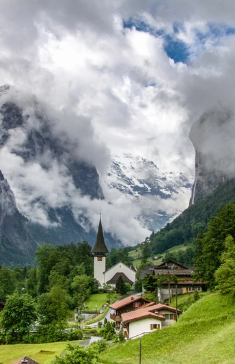 Lauterbrunnental - Lauterbrunnen mit dem imposanten Staubbachfall