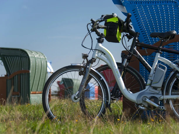 Strandkörbe am Grünstrand der Grimmershörnbucht, Cuxhaven