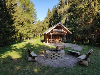 Rastplatz auf dem Kapitelsberg (Tanne)