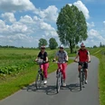 Cyclists at the Jümmedeich