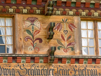 Fascinating house painting at the Sälbeze-Huus
