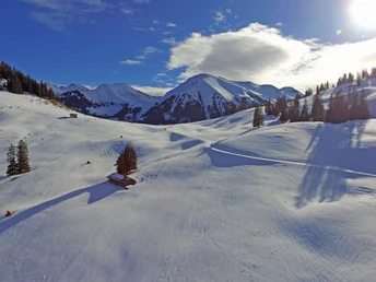Blick auf das Wintersportgebiet Wiriehorn