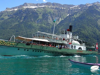 Boat trip on Lake Brienz and kayak route with Hightide