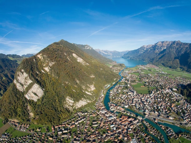 Vue en plongée d'Interlaken