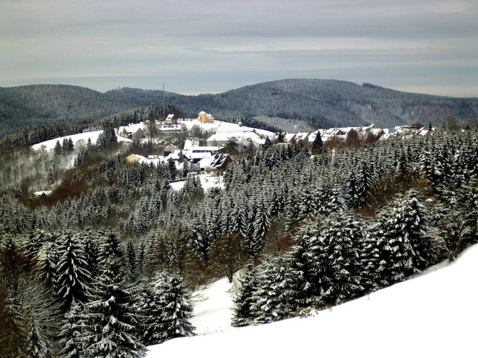 Blick auf Sankt Andreasberg im Winter