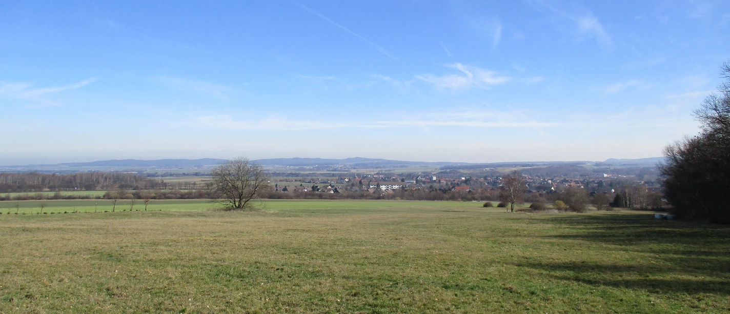Die Tour verläuft oft im Harzvorland, wie hier bei Langelsheim