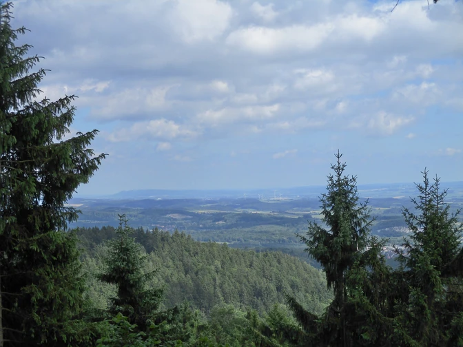 Aussicht auf den schönen Südharz mit dem Kyffhäusergebirge