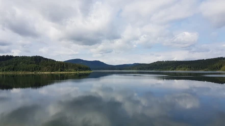 Aussicht über den Granestausee in die Harzer Berge