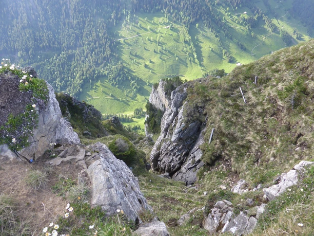 Steil geht es runter ins Justistal
