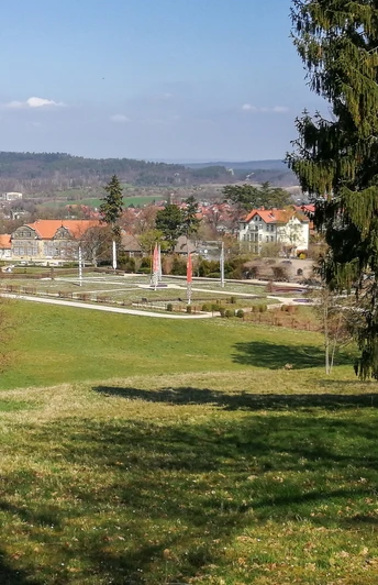 Blick von der Vogelherdstraße zum Kleinen Schloss