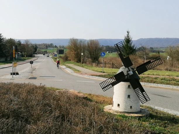 Kreisstraße in Warnstedt