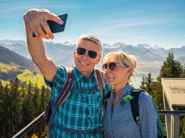 sigriswi-blueme-turm-pleasure-hike-selfie-autumn-switzerland-tourism-christian-meixner.jpg sigriswi-blueme-turm-pleasure-hike-selfie-autumn-switzerland-tourism-christian-meixner.jpg