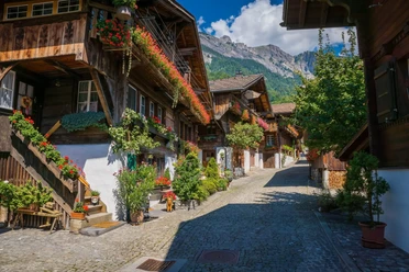 Brienz - parcours guidé du village des chalets en bois