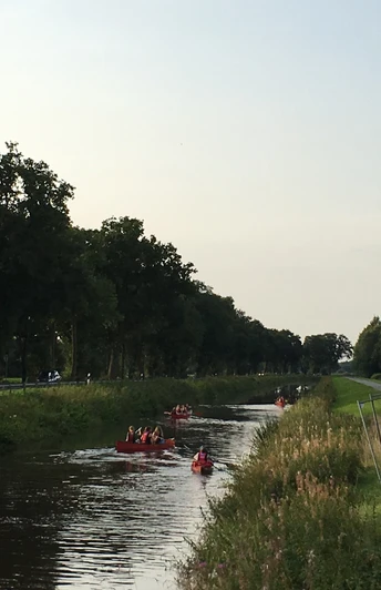 Kanufahrer auf dem Nordloher Kanal