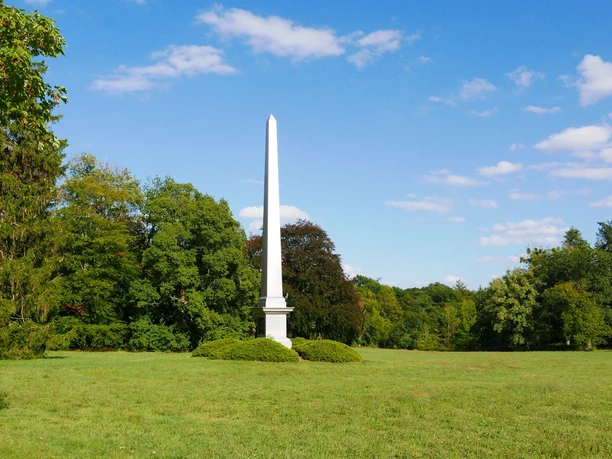 Obelisk im Landschaftspark Degenershausen
