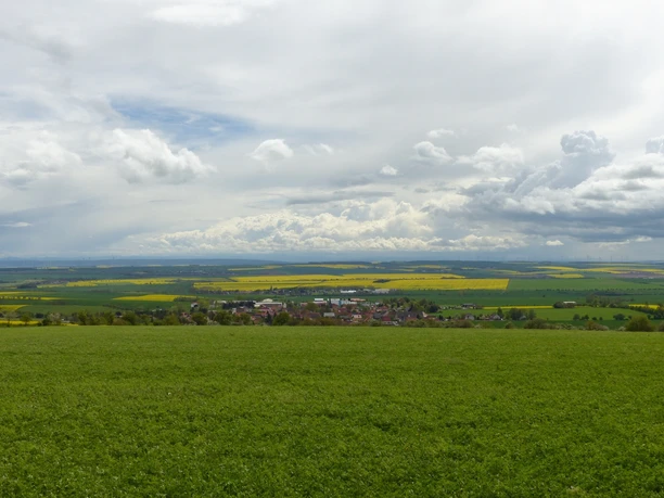 Grandioser Ausblick vom Südrand der Hainleite über das Thüringer Becken